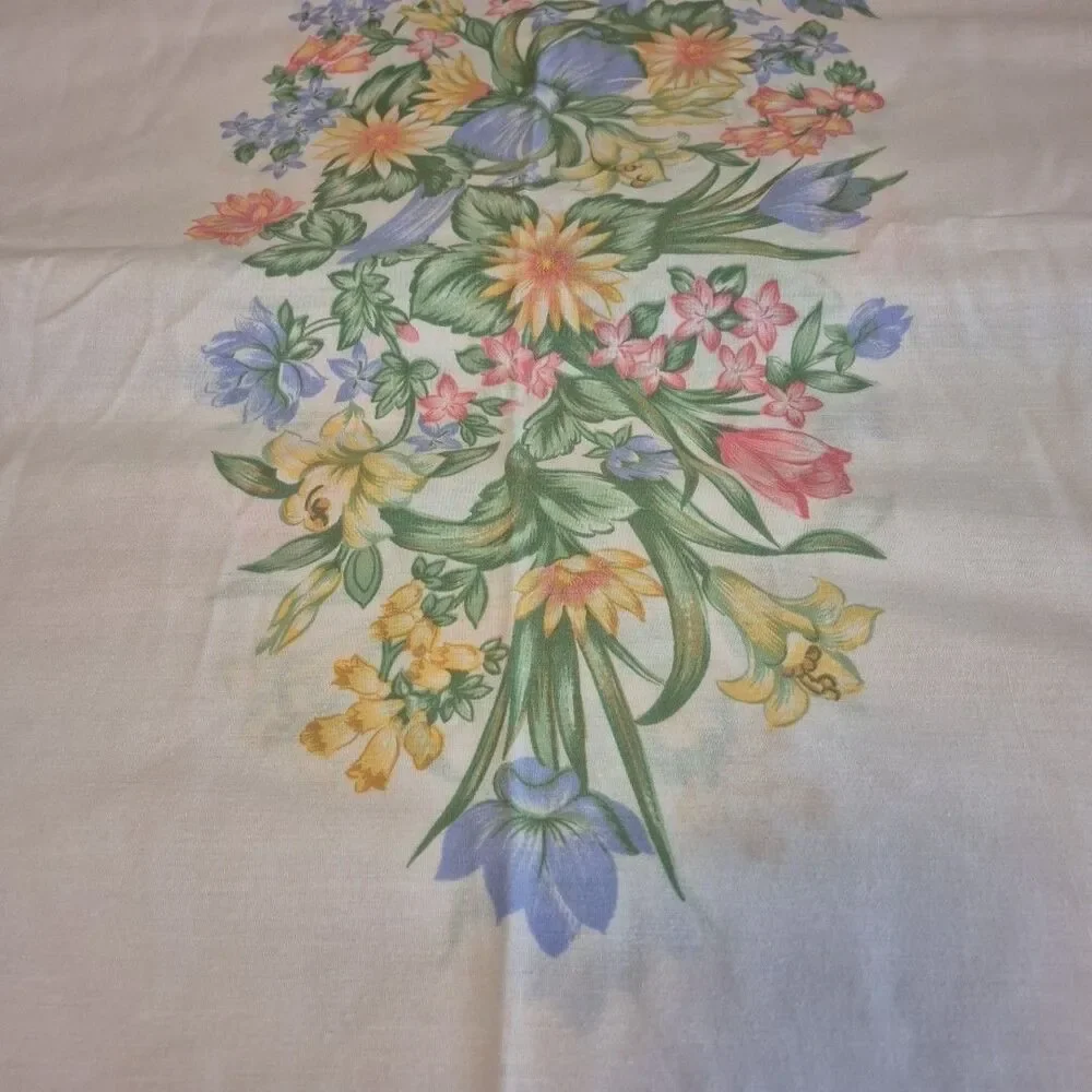 Easter Eggs Spring Floral Long Rectangular Lightweight Cotton Tablecloth 57x103